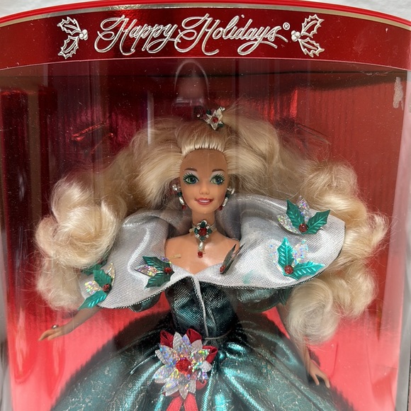Happy Holidays Barbie - Picture 2 of 7